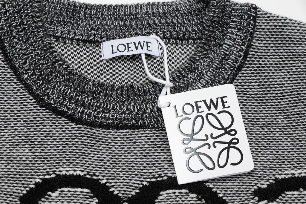 Round neck classic jacquard large logo sweater