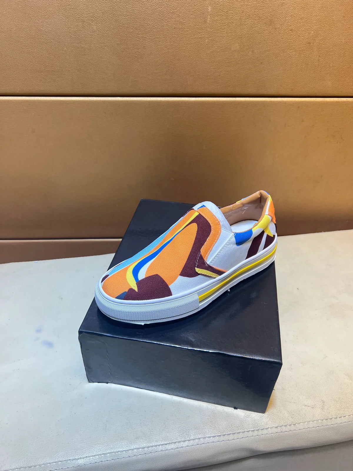 Modern style sports shoes
