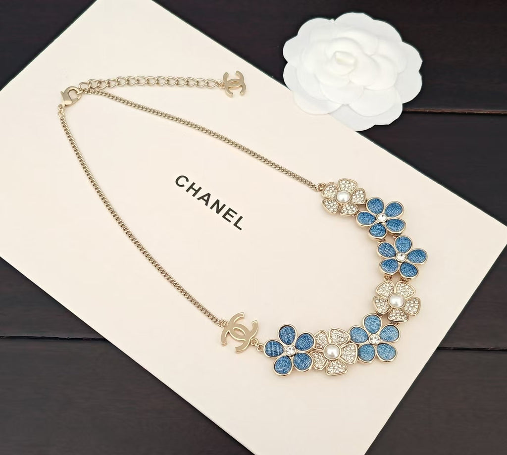 New flower necklace