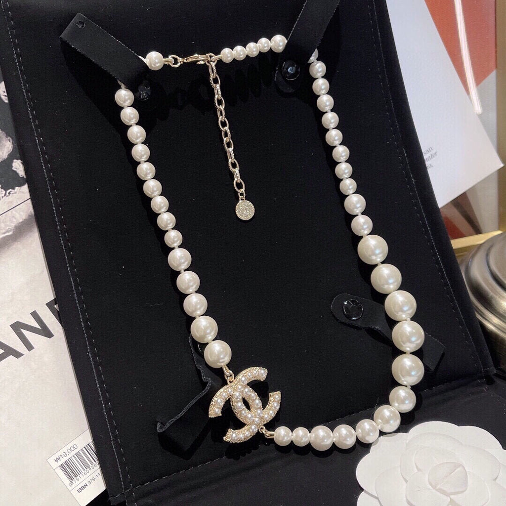 Pearl short necklace collarbone chain