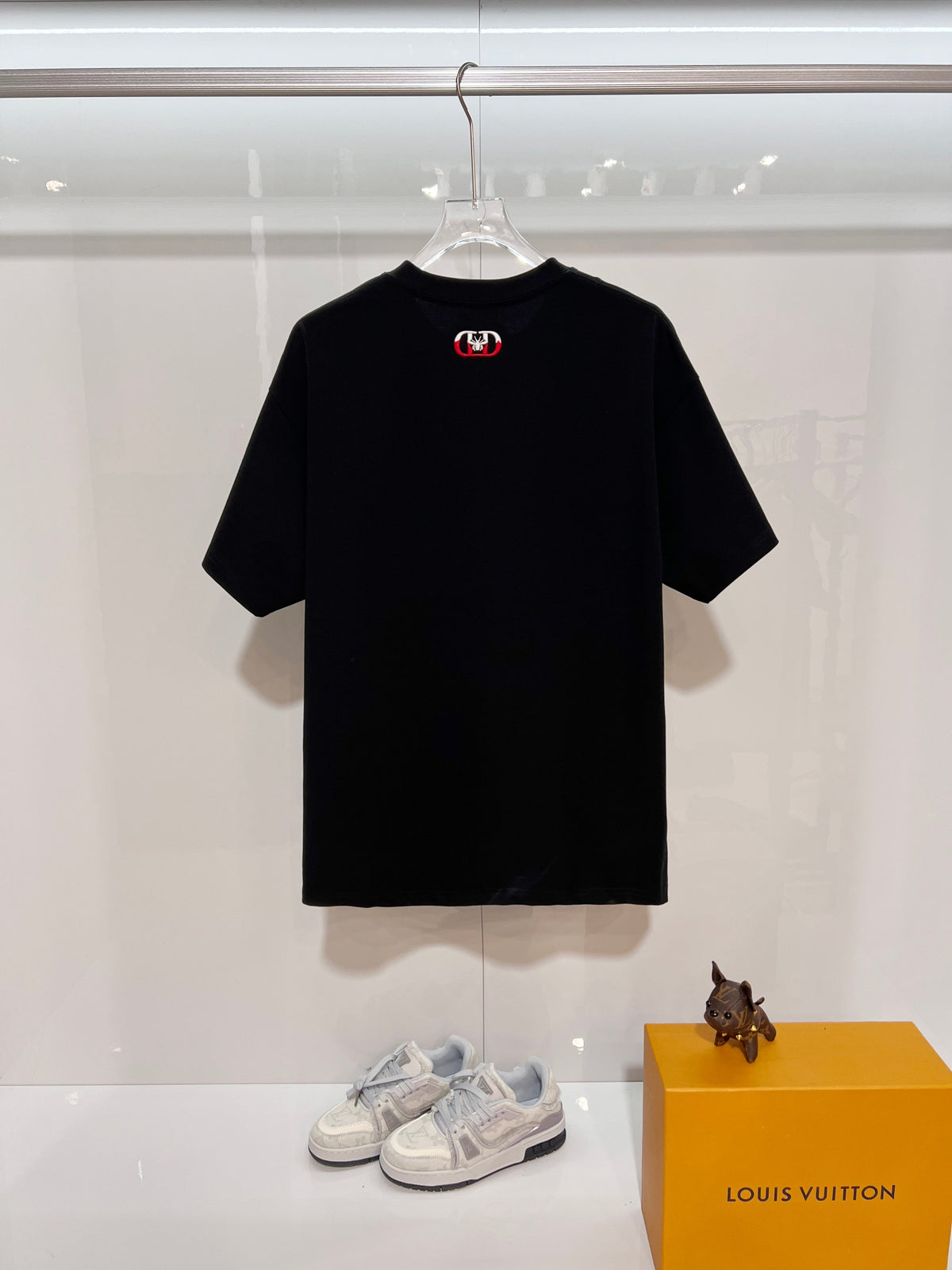 Embroidered bee letter short sleeved shirt