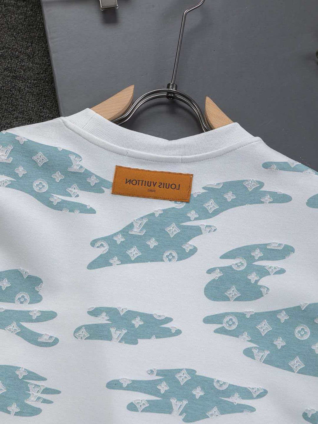 Full body cutting 🔥 Burning Flowers Clouds ☁️ letter logo 🪡 Embroidered round neck short sleeved T-shirt