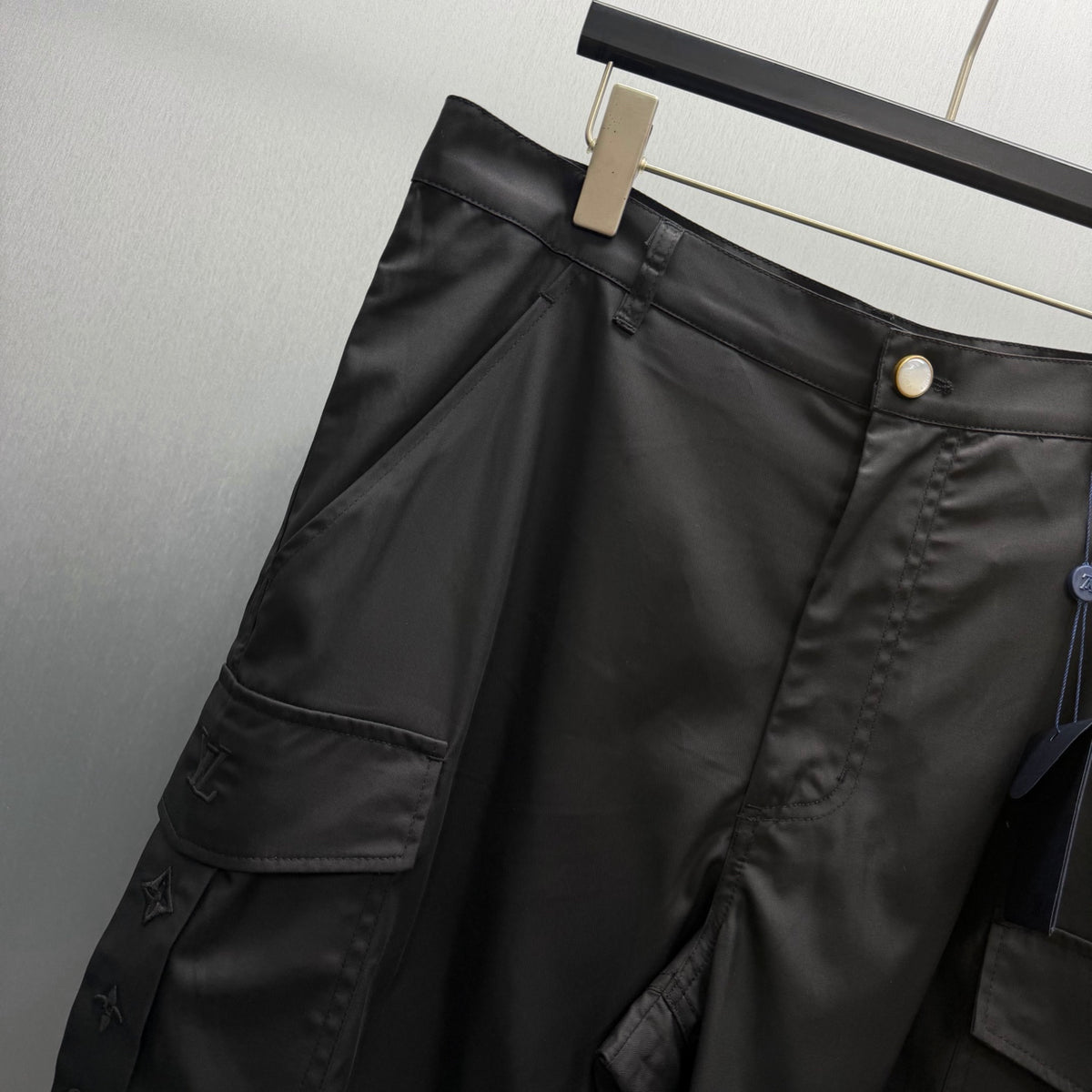Old flower three-dimensional pocket workwear shorts