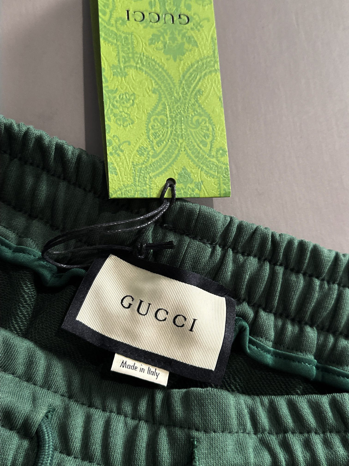 Plucked two letter logo casual shorts