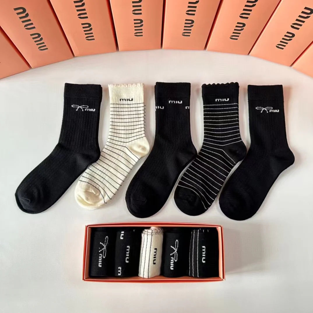New medium to long pile socks