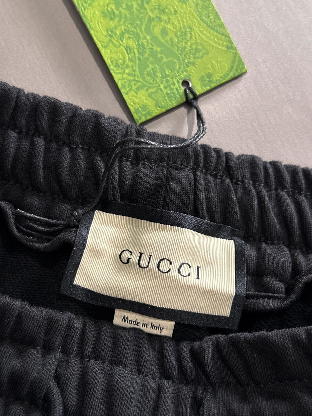 Plucked two letter logo casual shorts