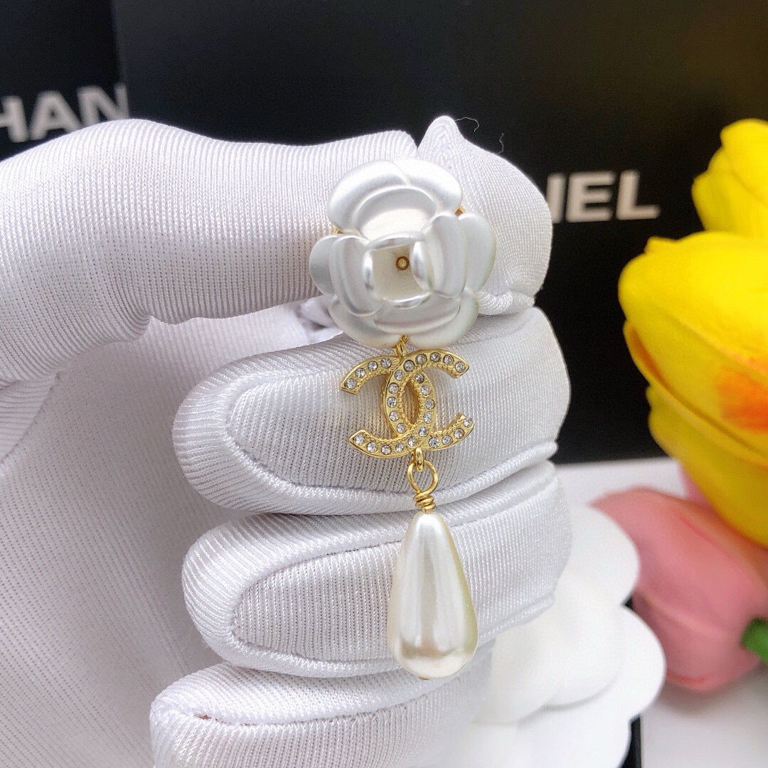 Latest model 🆕🆕 flower 🌼 Earnail gold] Consistent ZP brass material