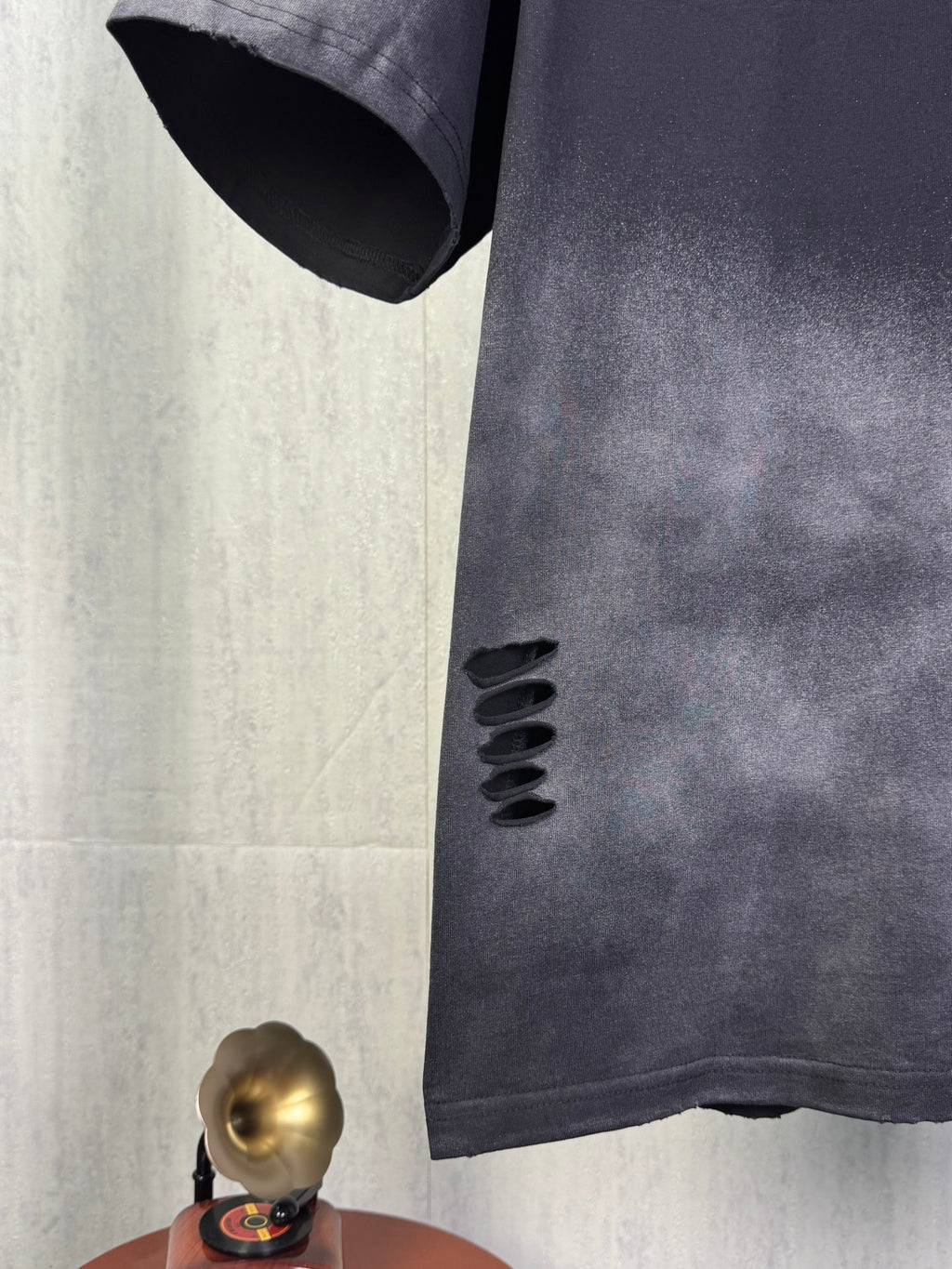 Heavy craftsmanship, abrasion, washing water, making old unisex T-shirt