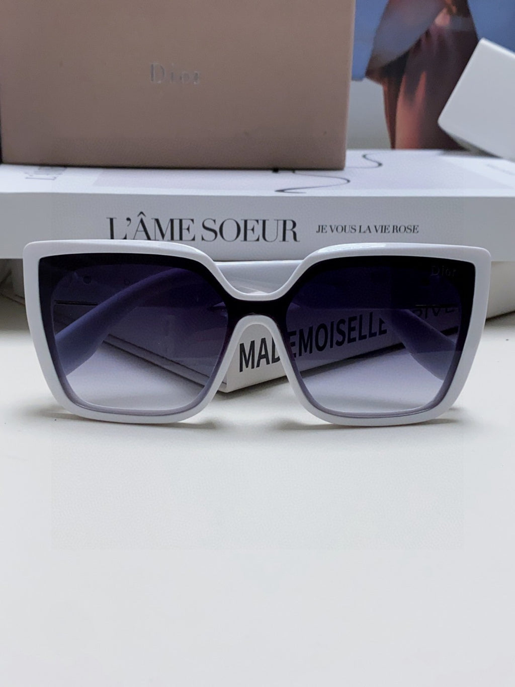 Super Beautiful Geometric Lingge Mirror Legs Super Beautiful New Women's Sunglasses