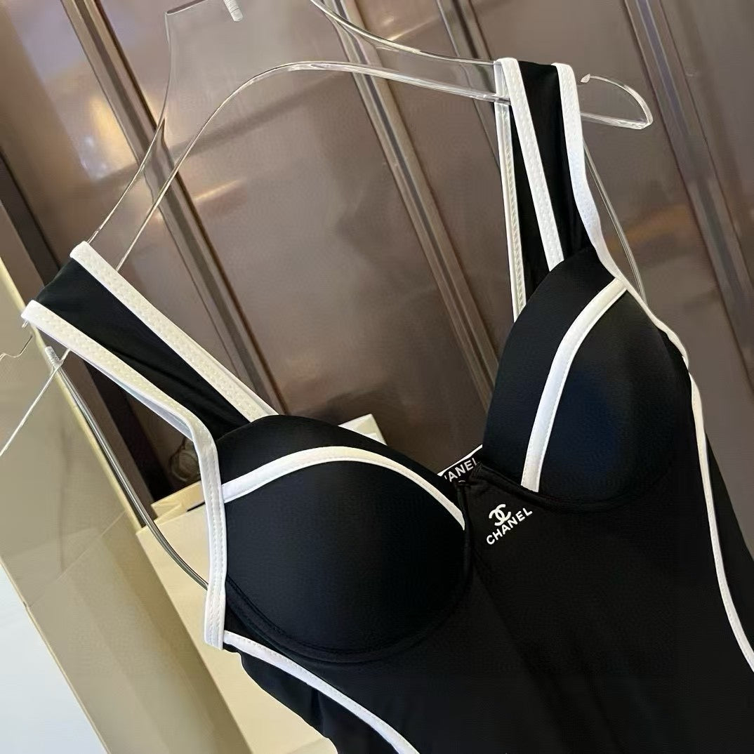 New one-piece swimsuit