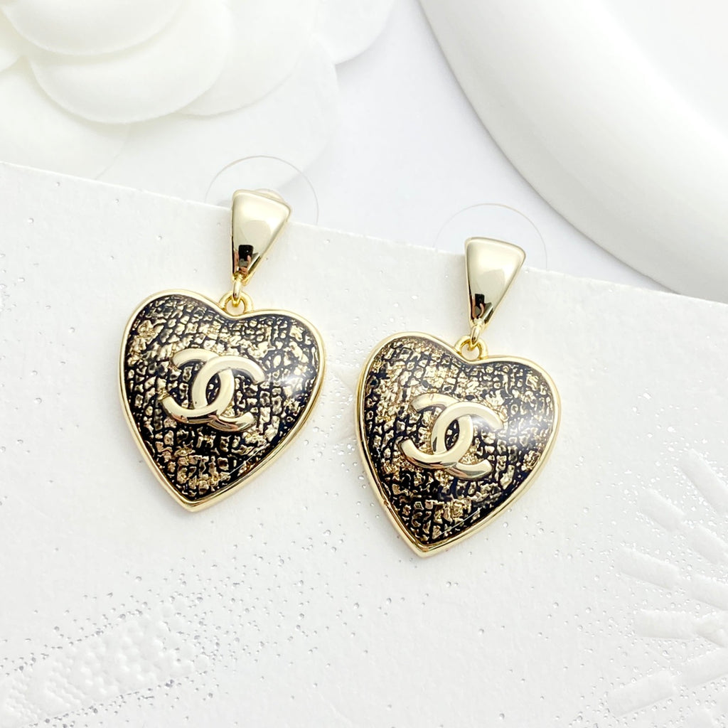 Black gold lace heart-shaped earrings