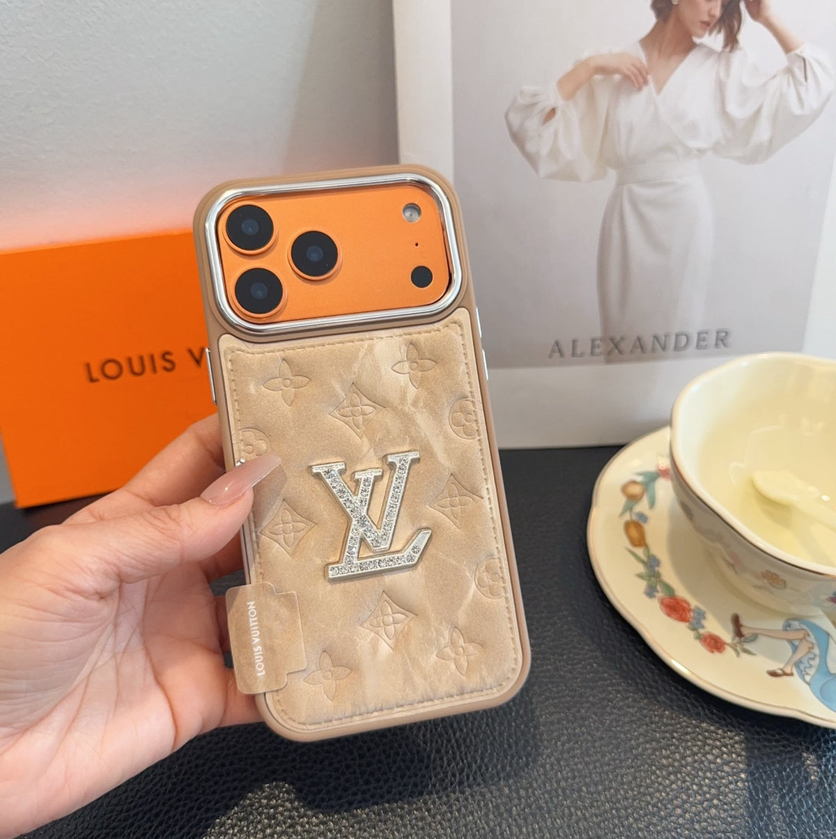All inclusive lychee patterned phone case