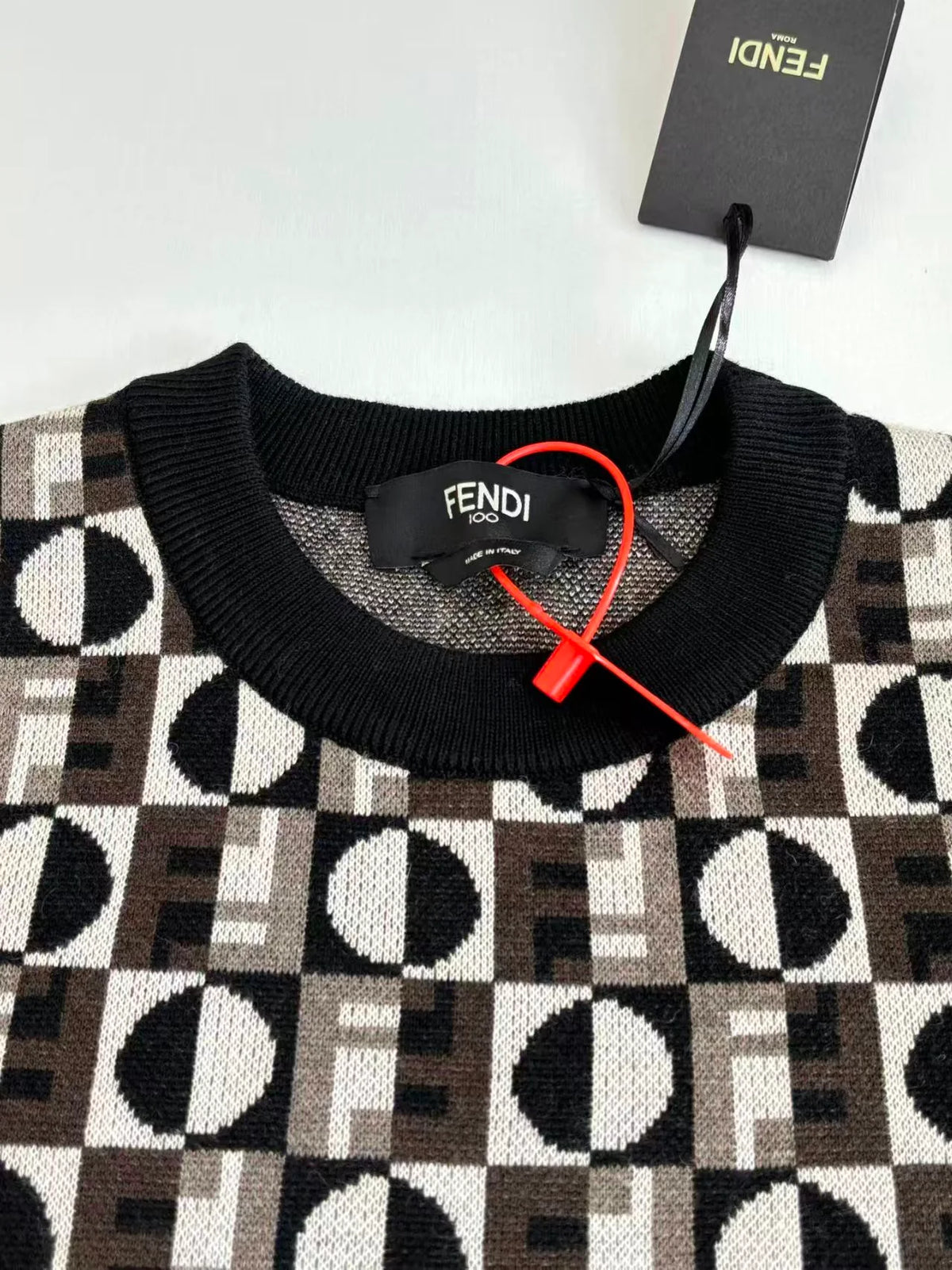 New fully printed jacquard sweater