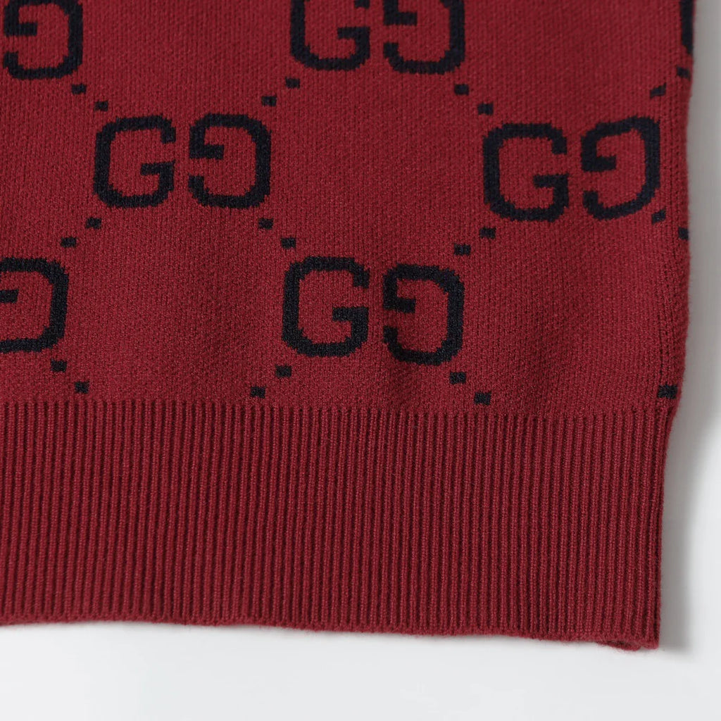 Knitted round neck sweater