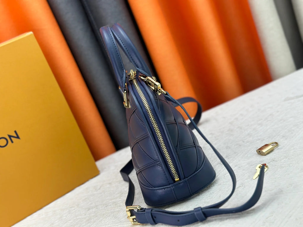 Classic Alma handbag