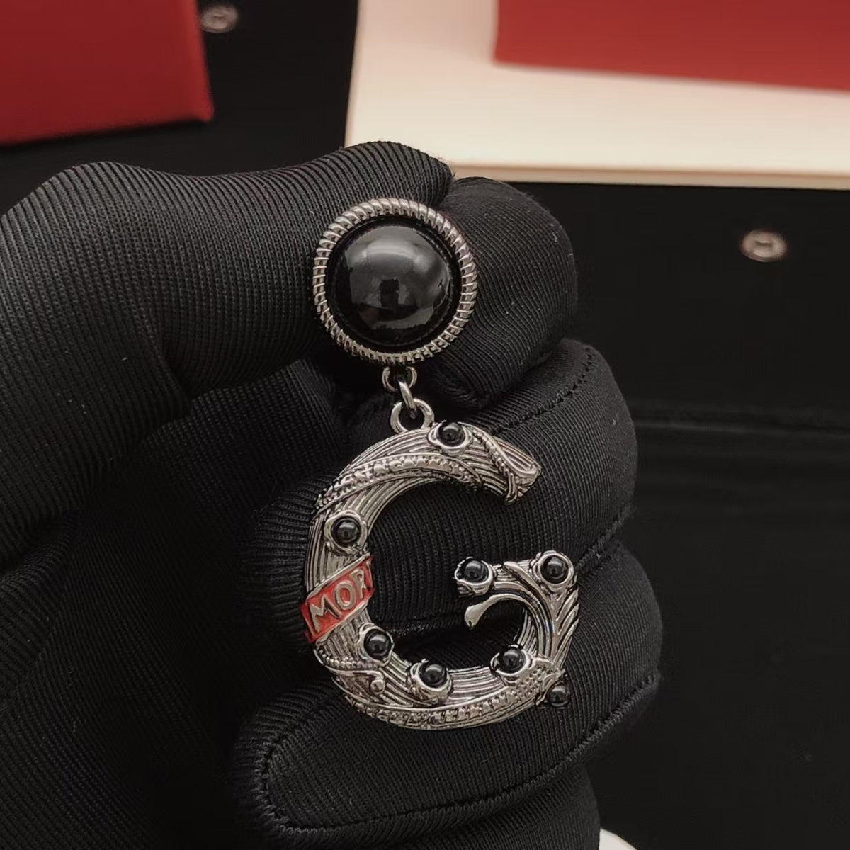 New retro black earrings