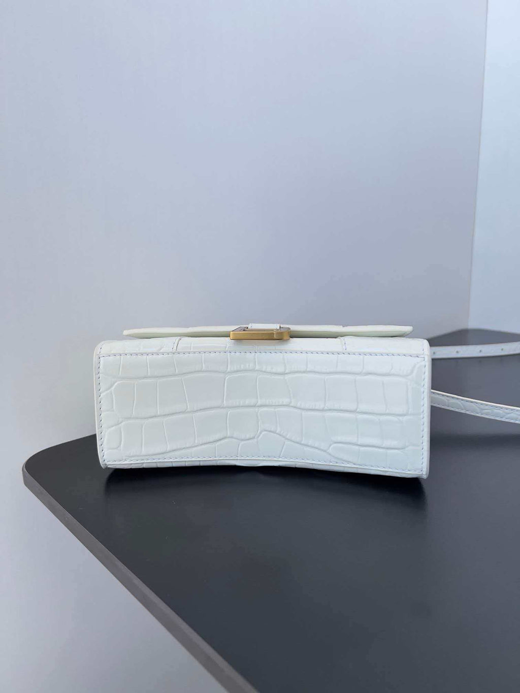 Crocodile patterned white gold buckle shoulder bag