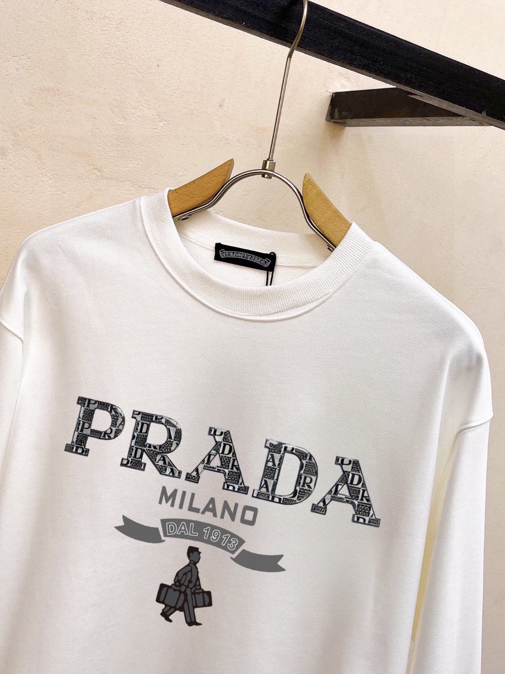 Early spring latest long sleeved round neck sweatshirt10