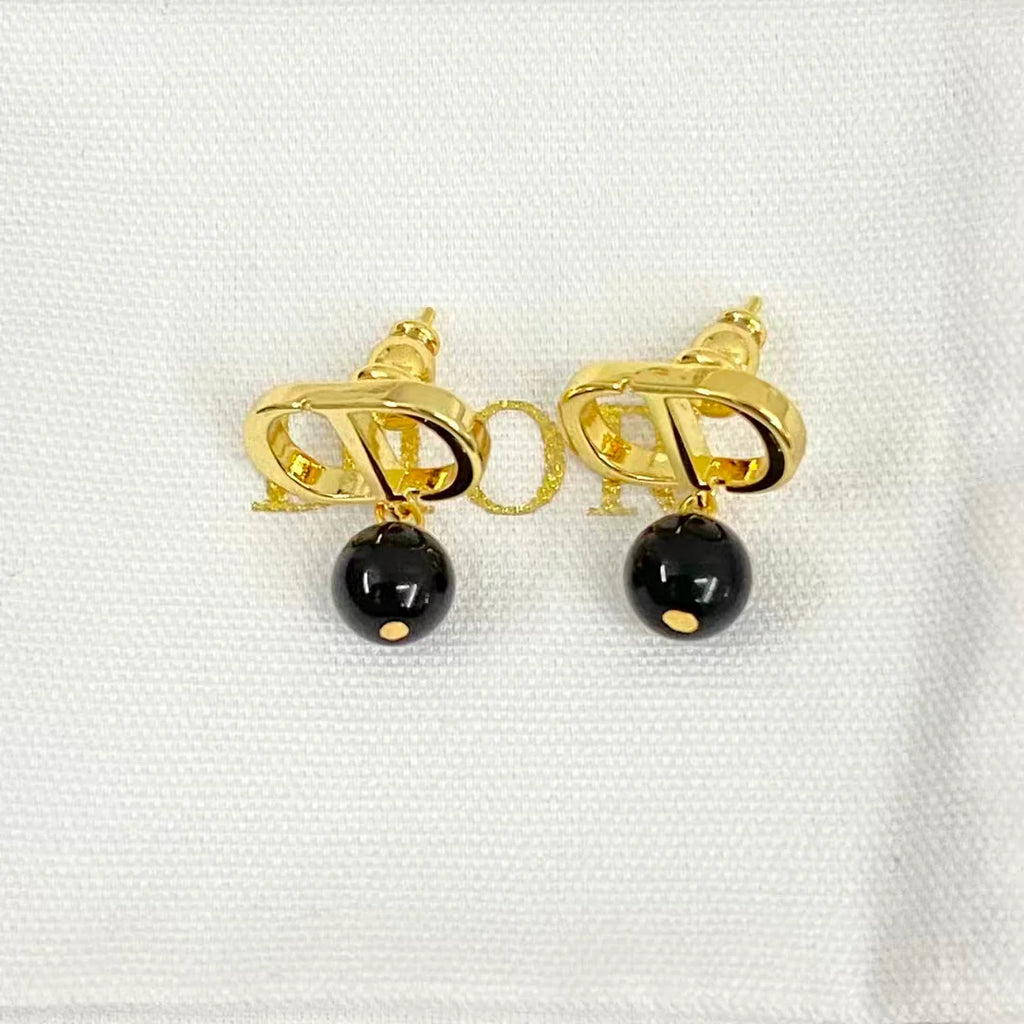 New pearl earrings