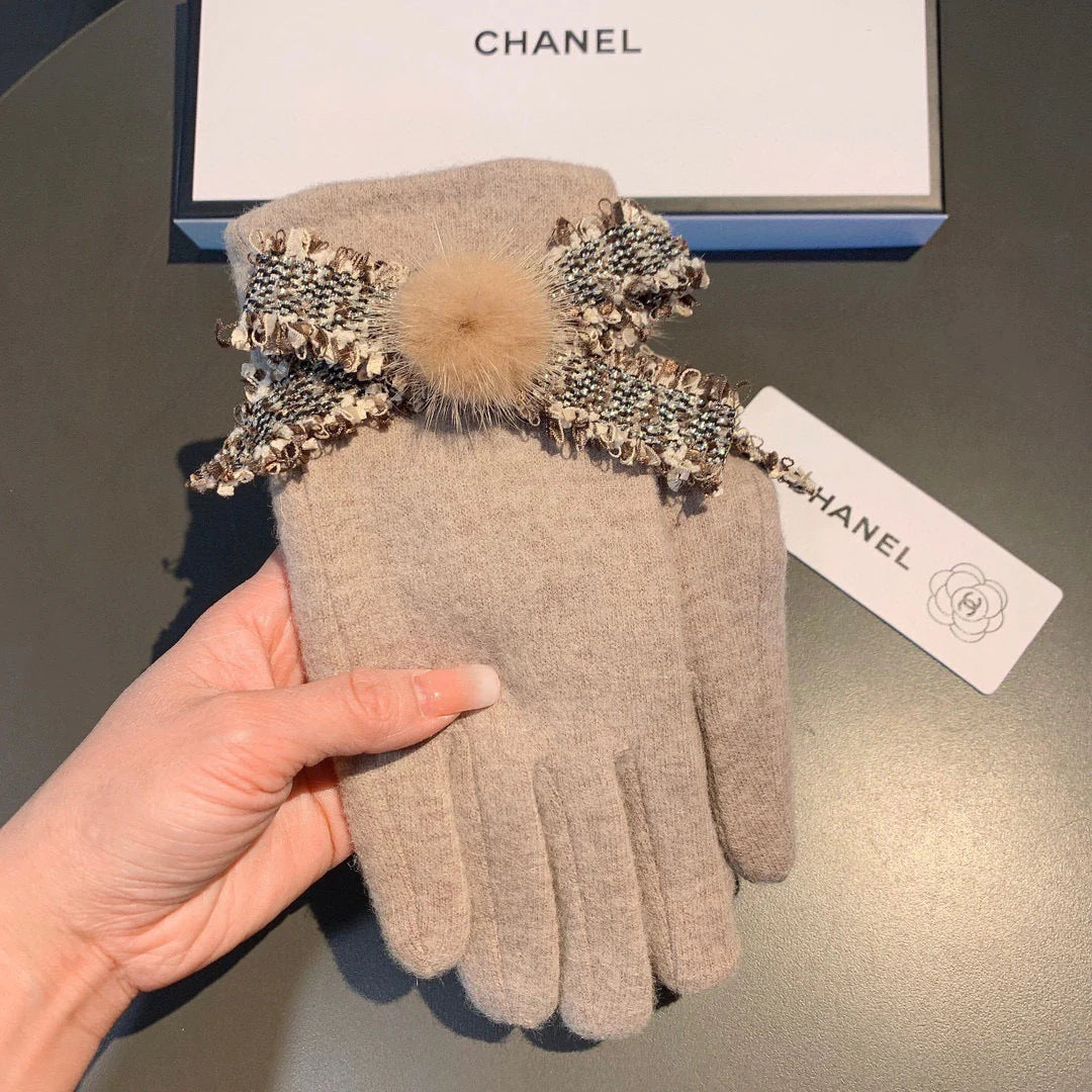 New wool gloves