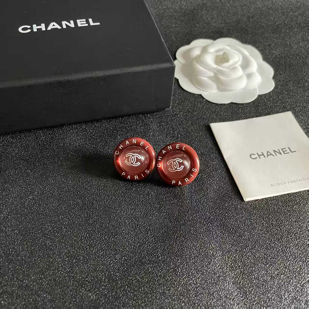 New round letter earrings