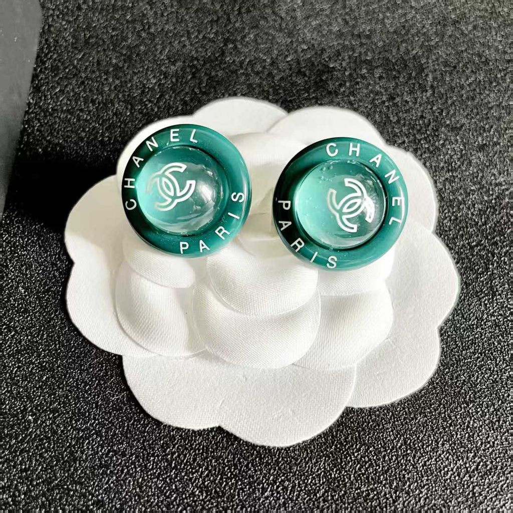 New round letter earrings