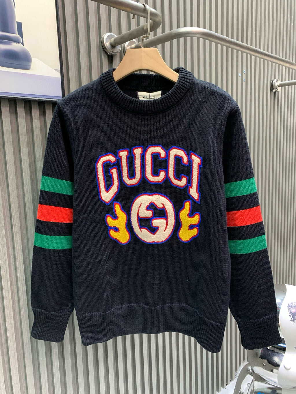 American college style retro round neck sweater