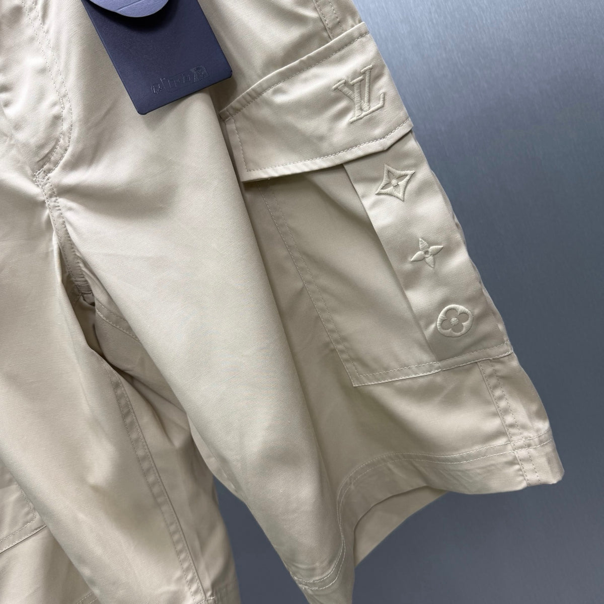 Old flower three-dimensional pocket workwear shorts