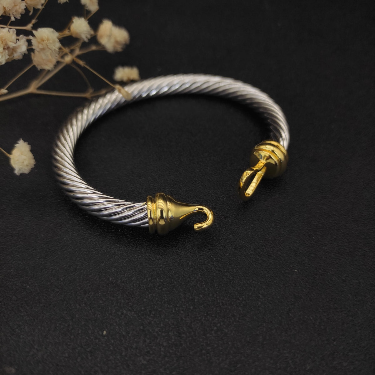 Golden Hook Head Bracelet