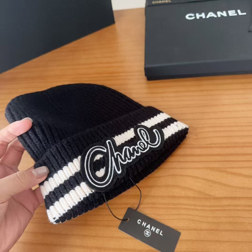New autumn and winter hats