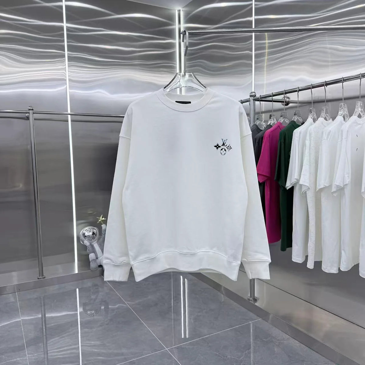 Autumn and winter new round neck long sleeved sweatshirt