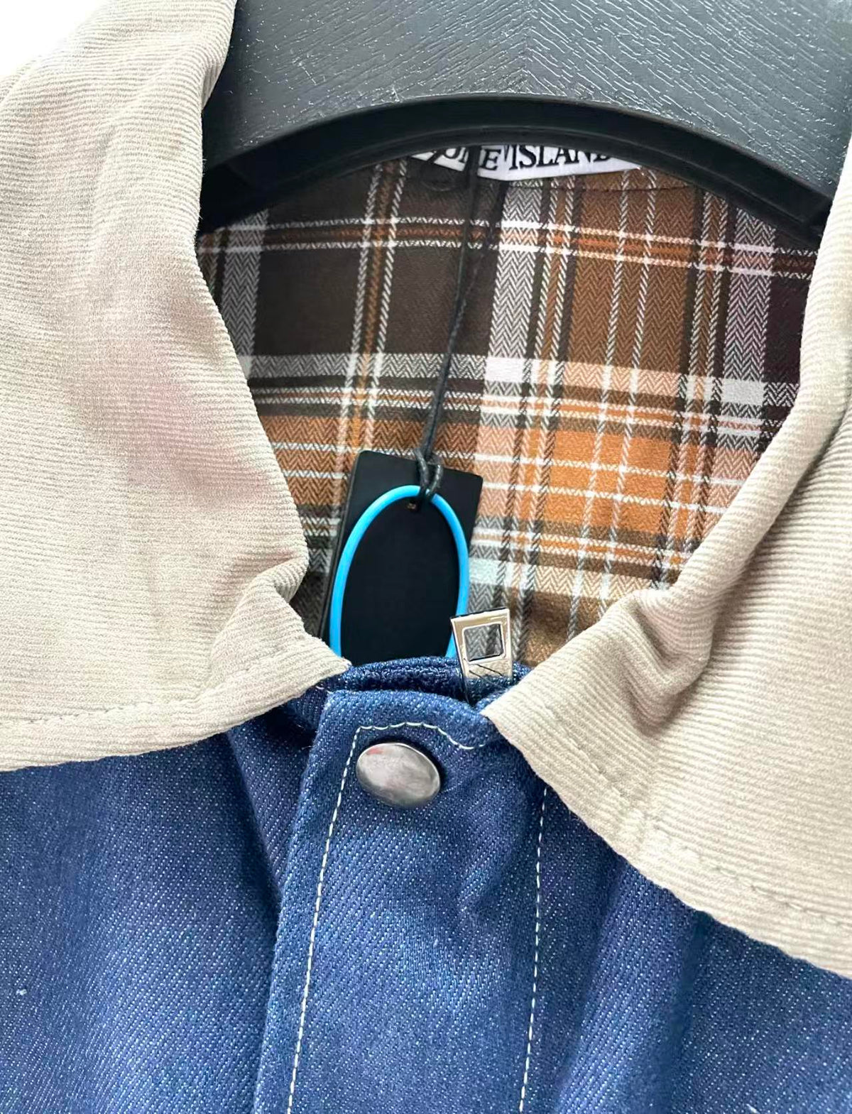Denim color changing badge jacket