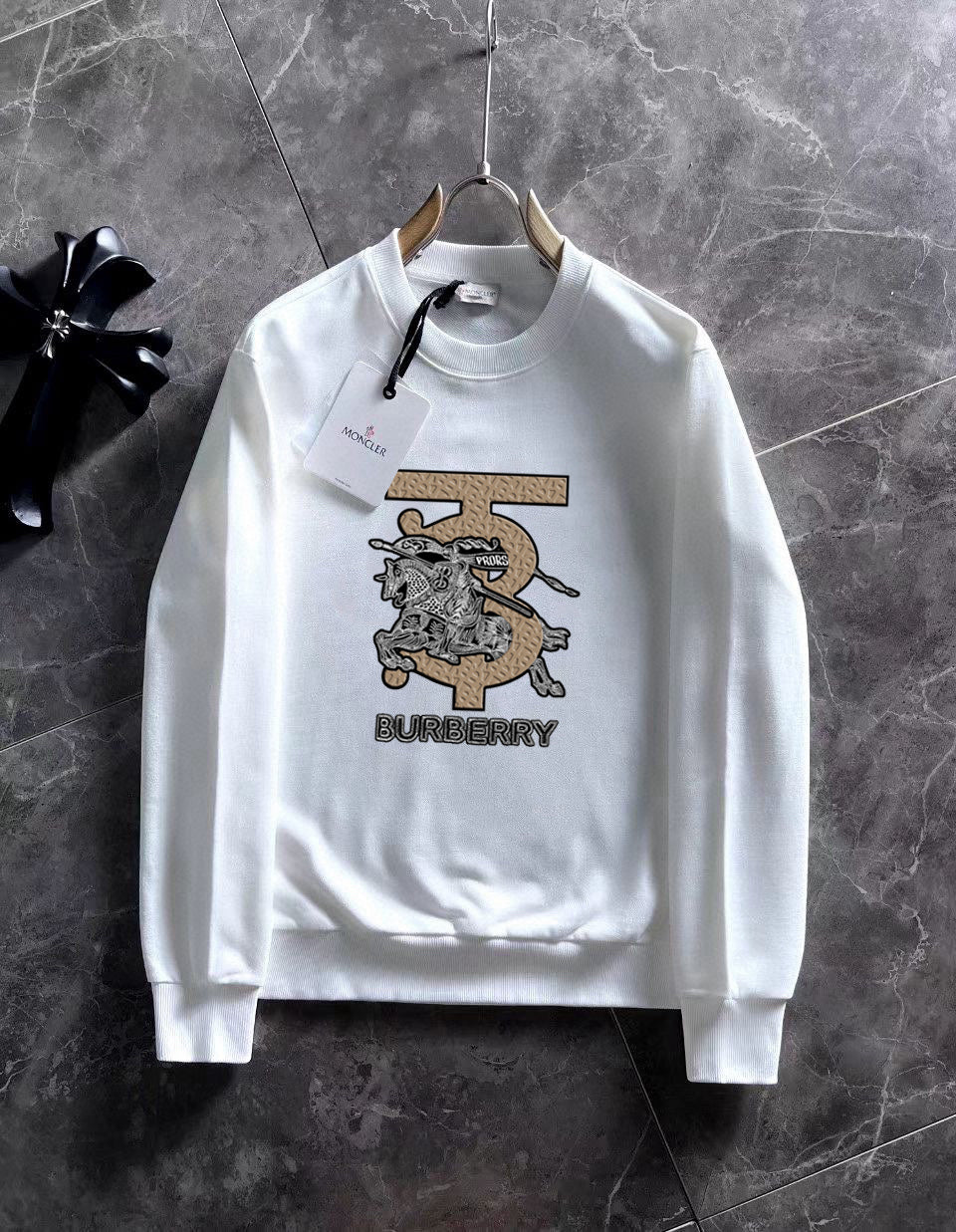 New long sleeved round neck sweatshirt 5