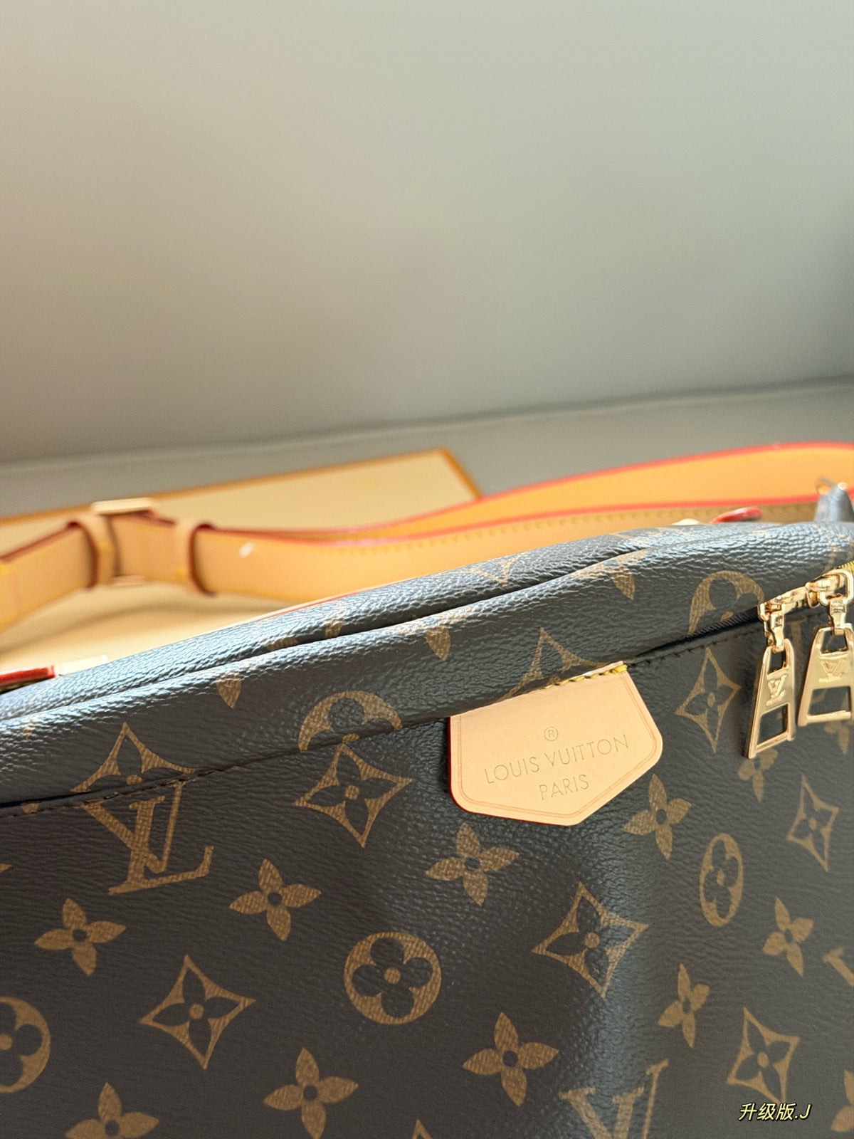 Horizontal vintage waist bag/chest bag
