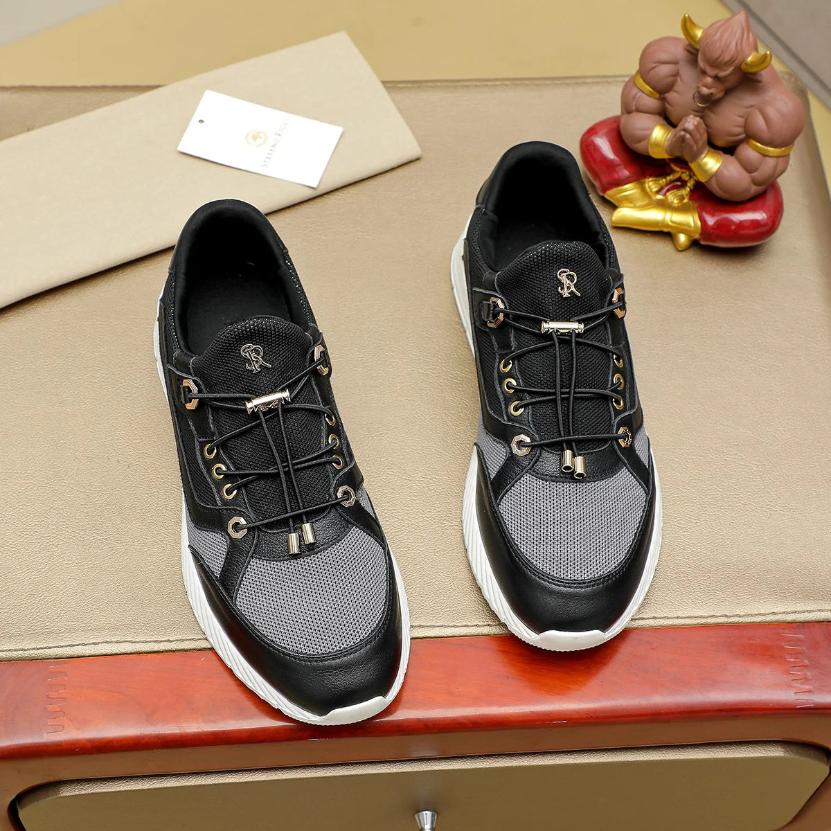 Calf leather sports shoes