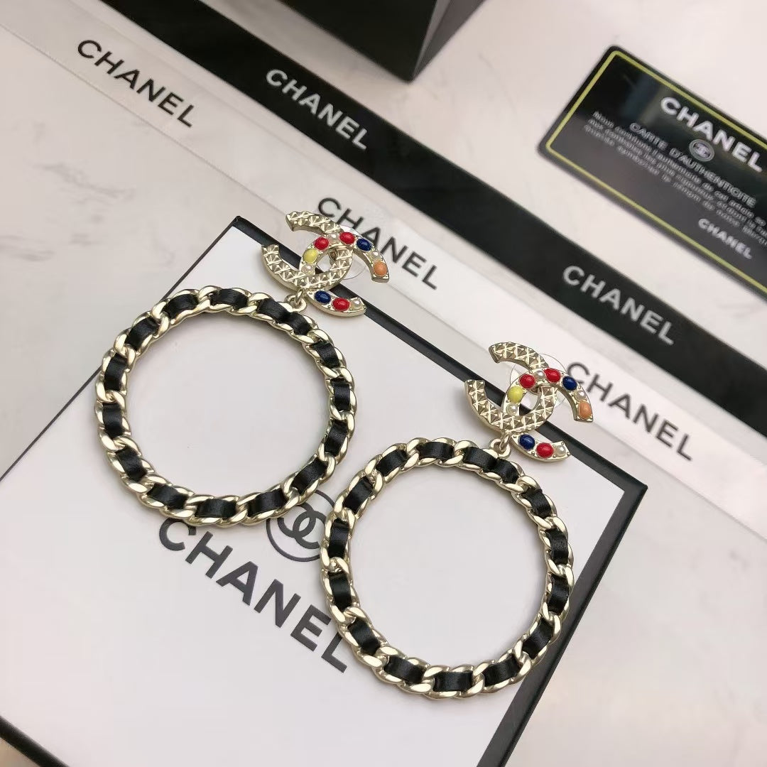 New round earrings