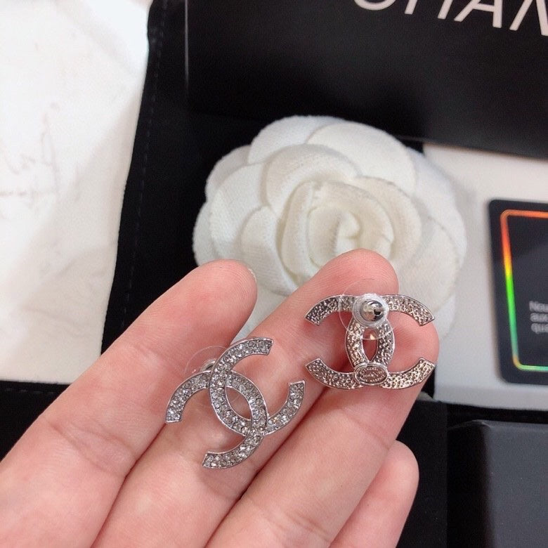 New ultra precision ear suspension