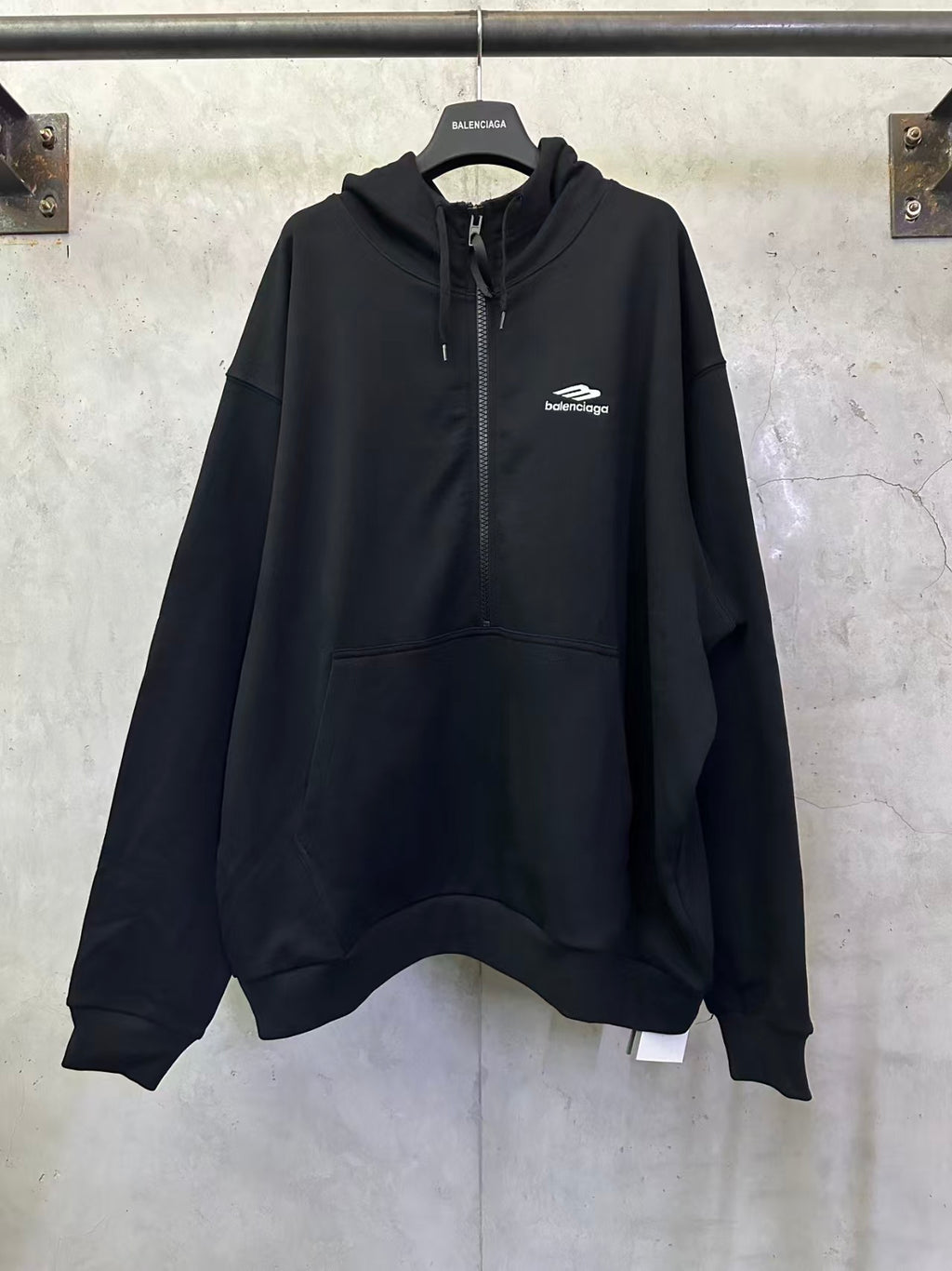 Embroidered hooded sweatshirt