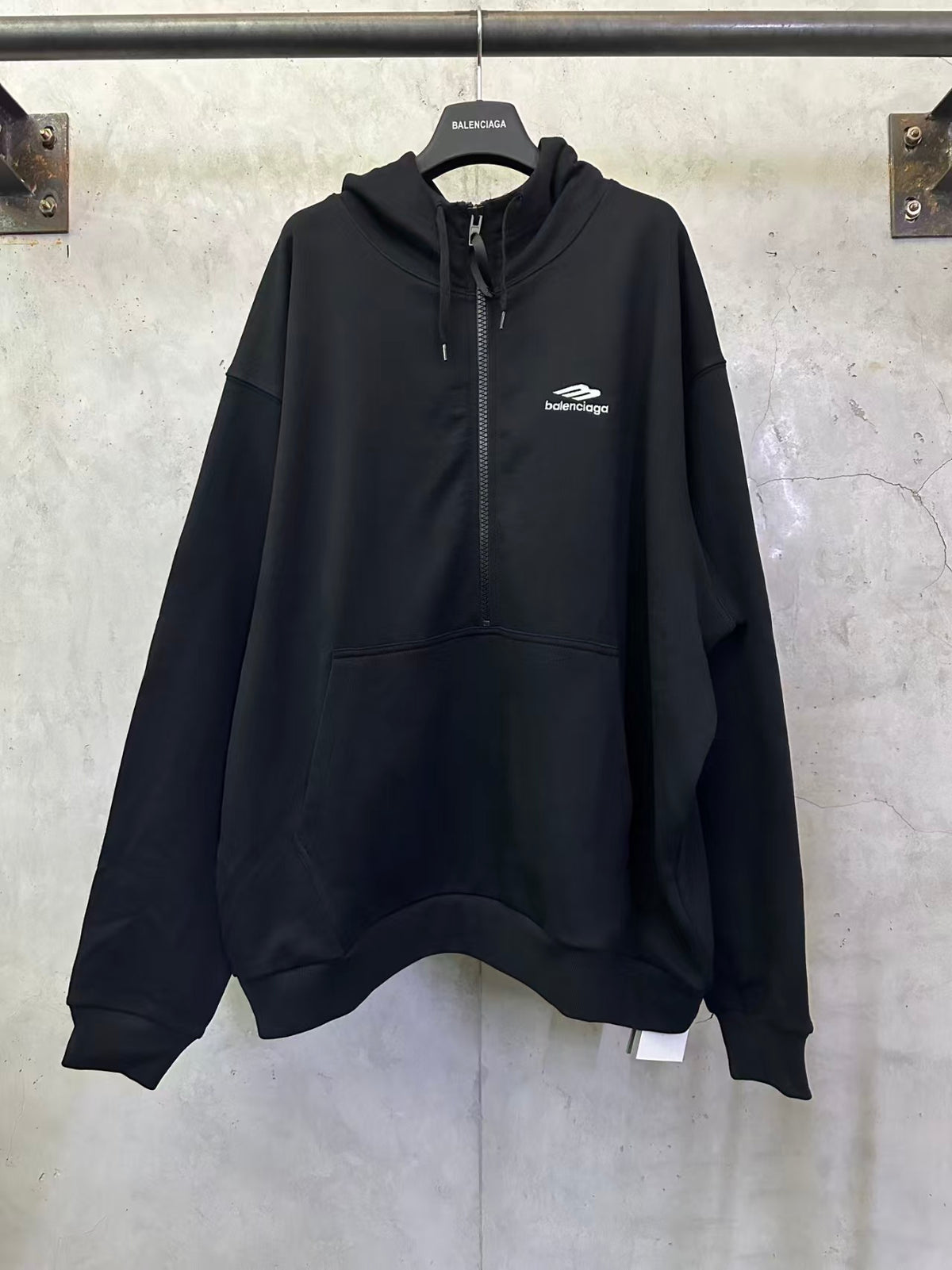 Embroidered hooded sweatshirt