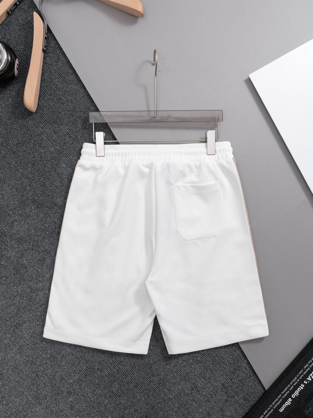 Knitted embroidery logo shorts