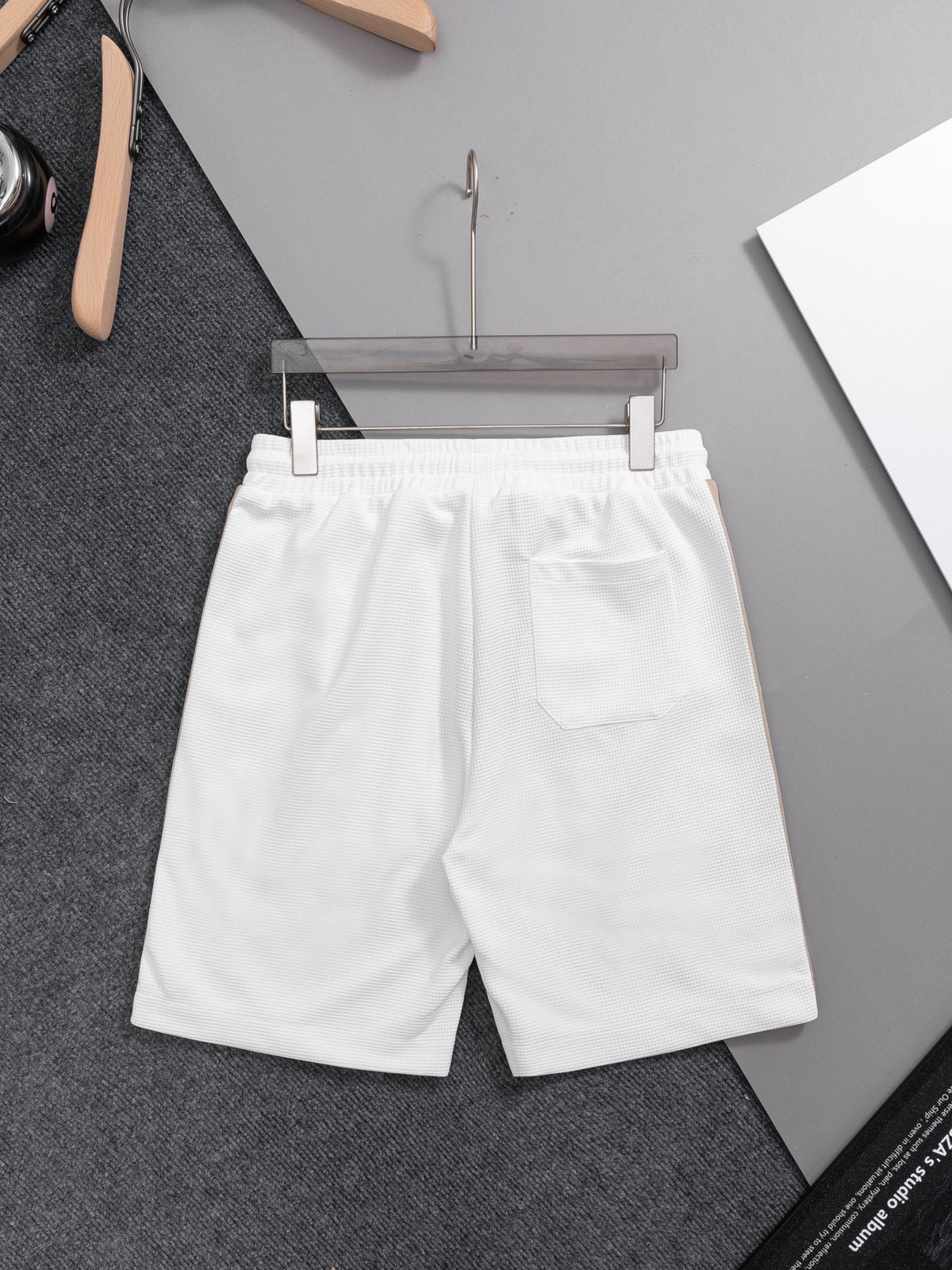 Knitted embroidery logo shorts