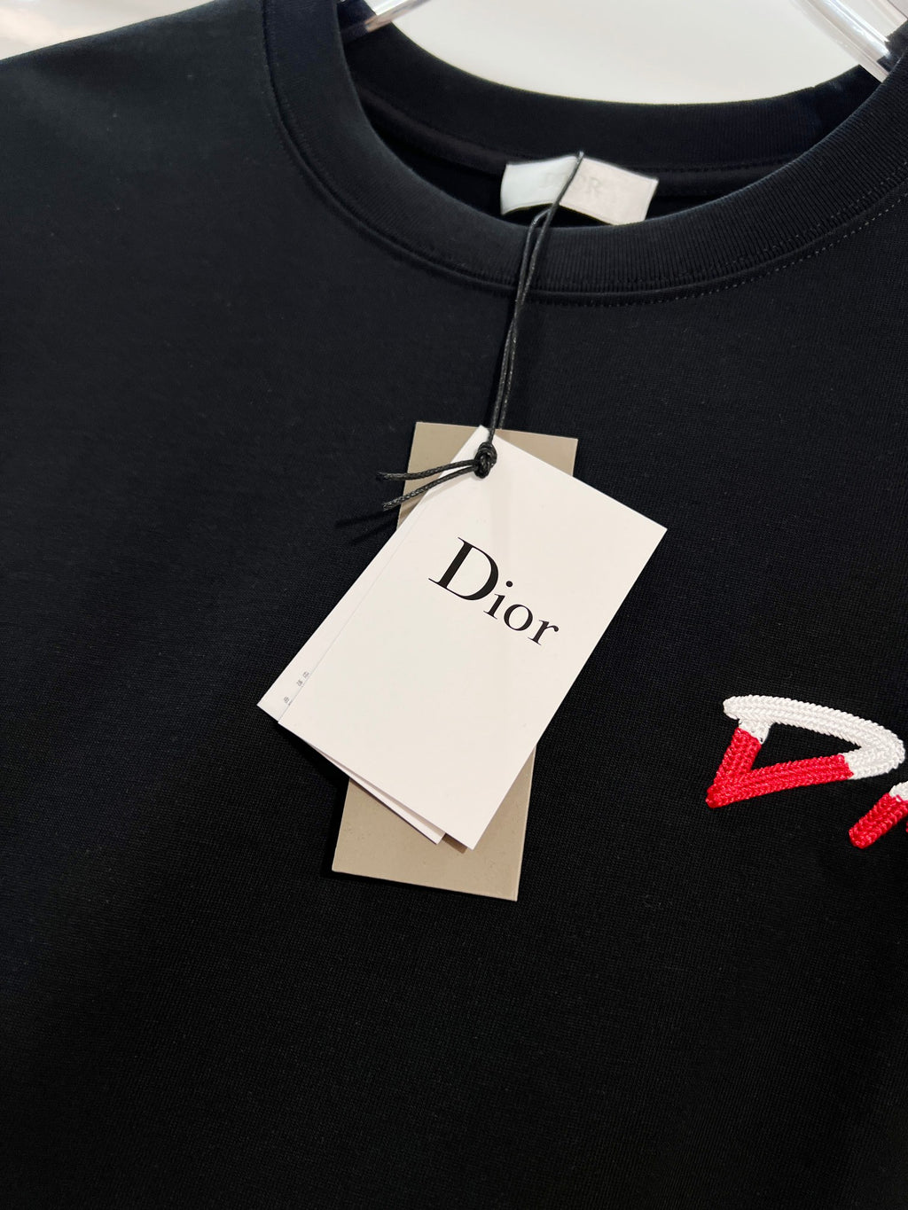 Embroidered bee letter short sleeved shirt