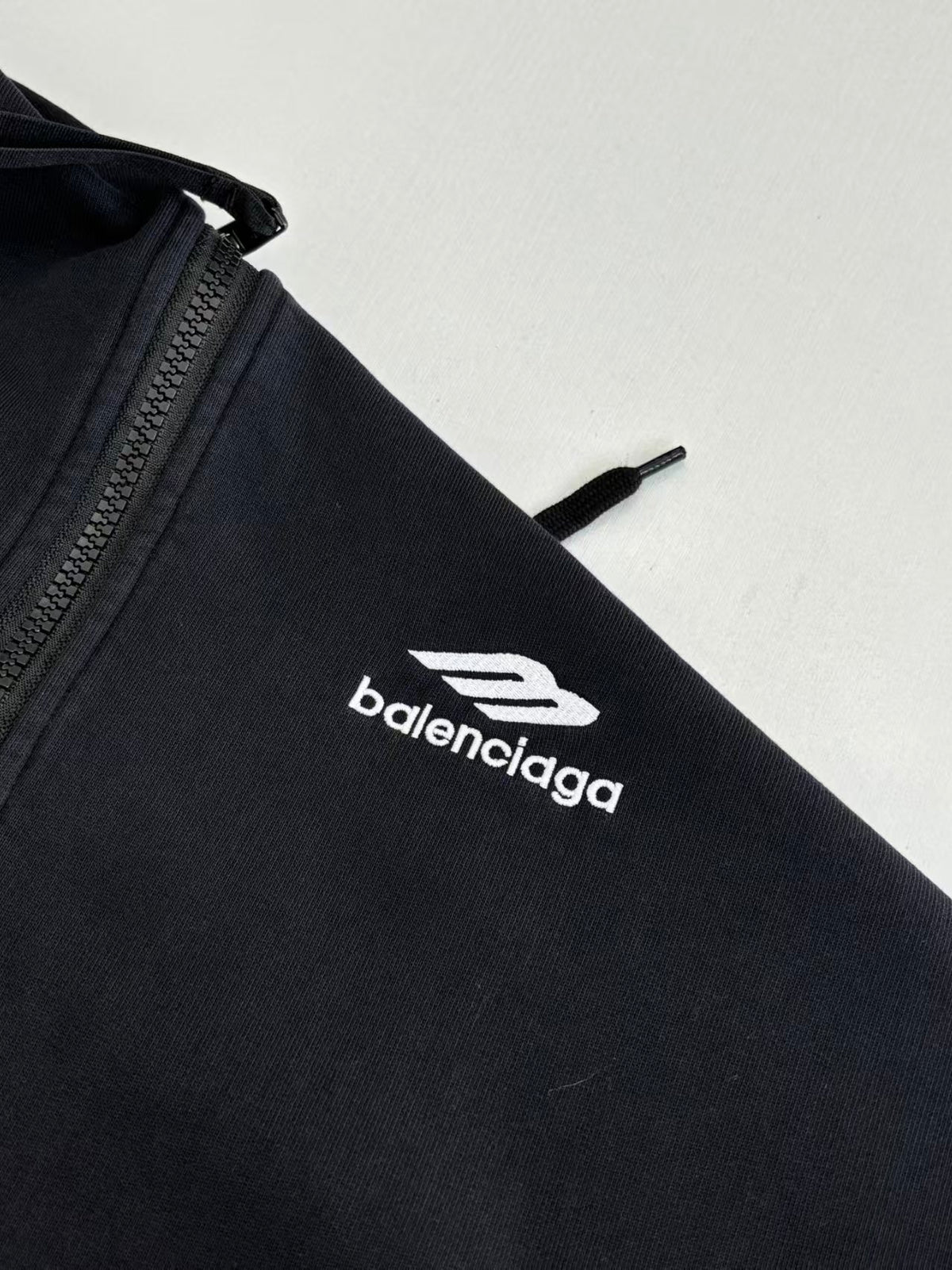Hot selling embroidered half zipper hooded sweatshirt