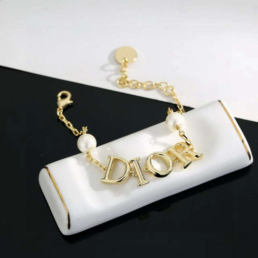 Hot selling letter bracelet