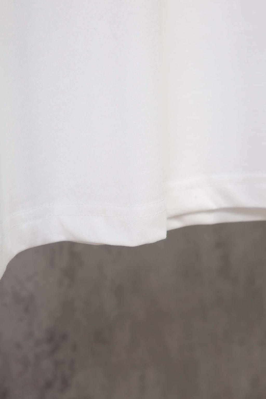 Embossed embossed short sleeved T-shirt