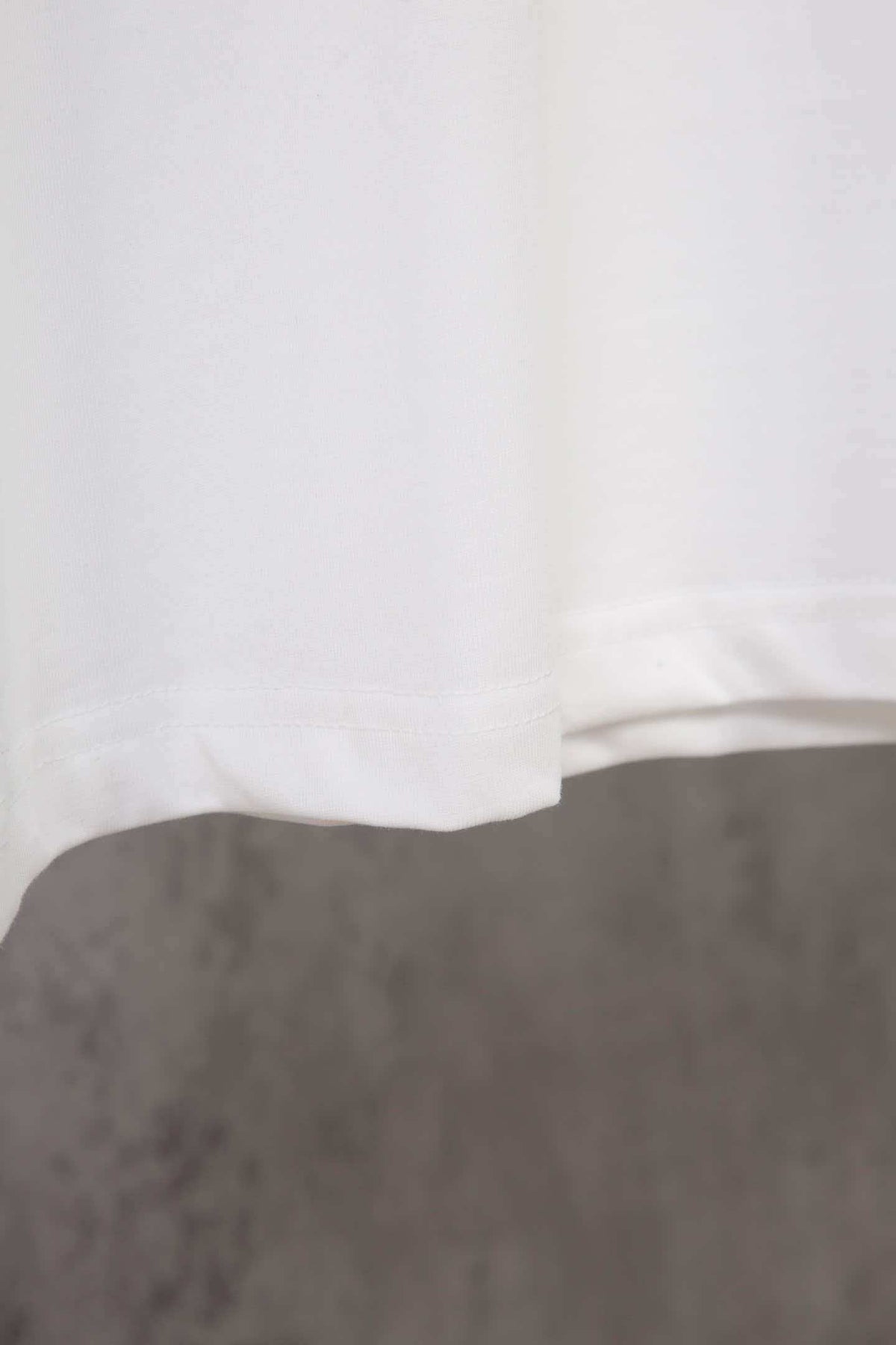 Embossed embossed short sleeved T-shirt