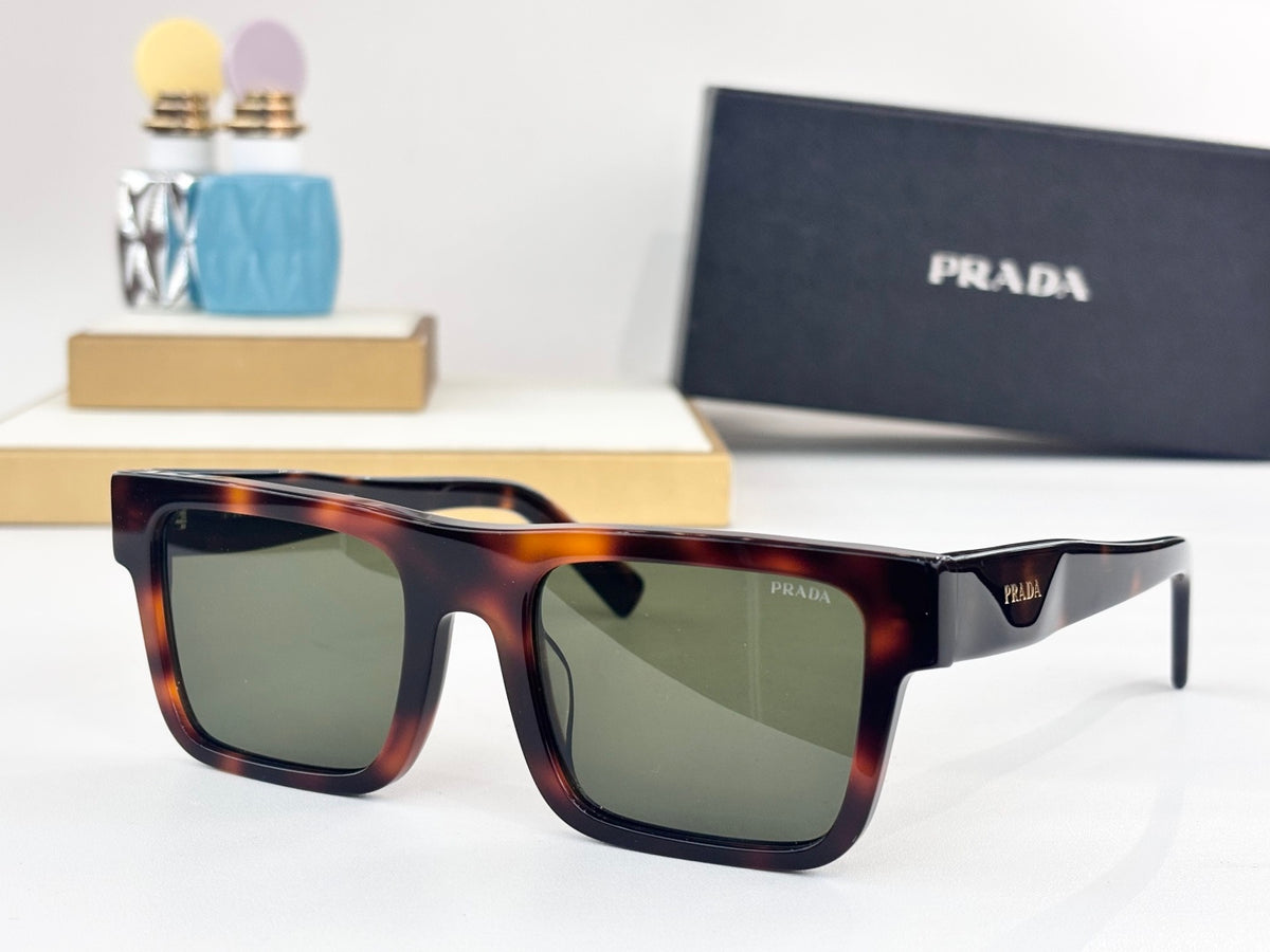 Wide edge fashionable sunglasses