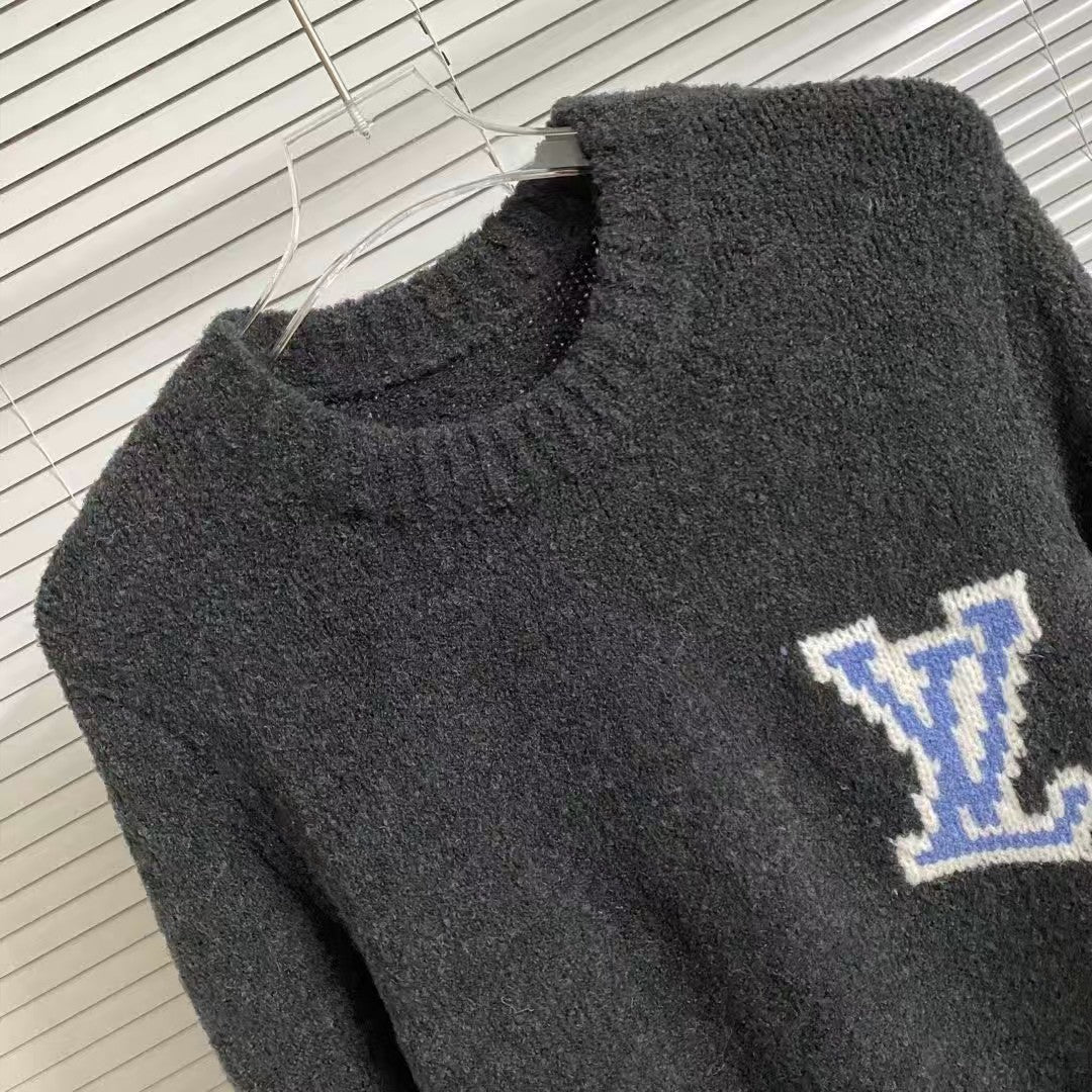 Four leaf clover jacquard round neck sweater