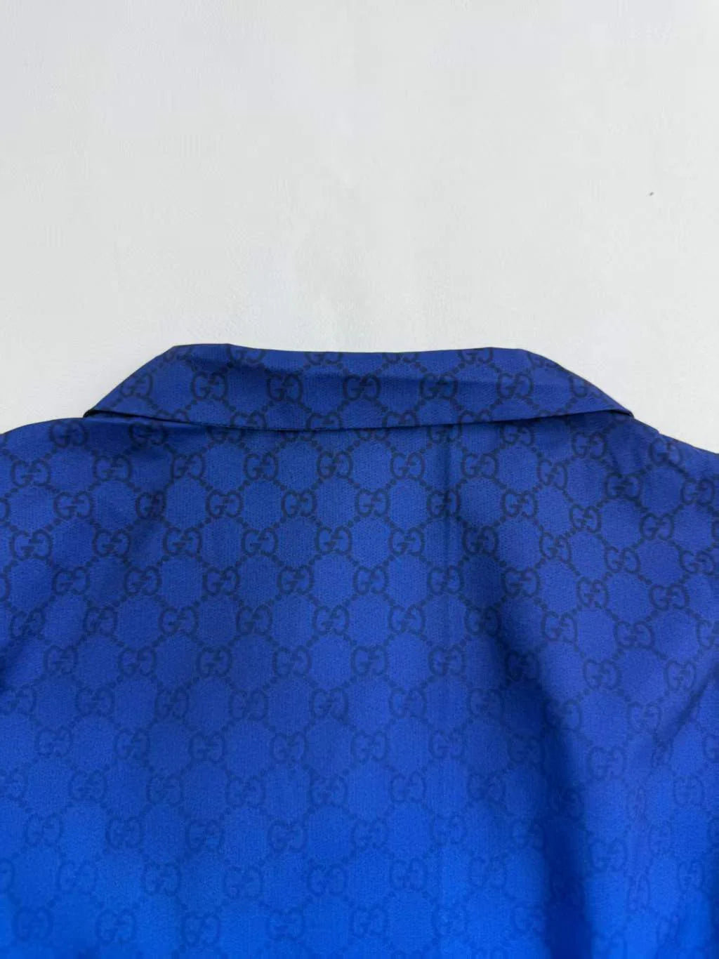 New gradient short sleeved shirt