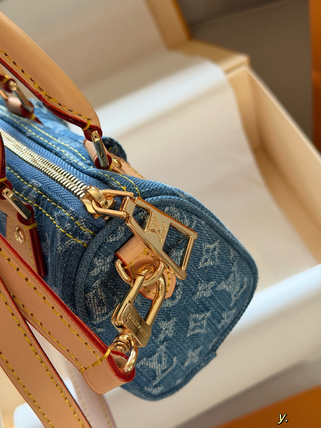 Blue denim pocket pillow bag